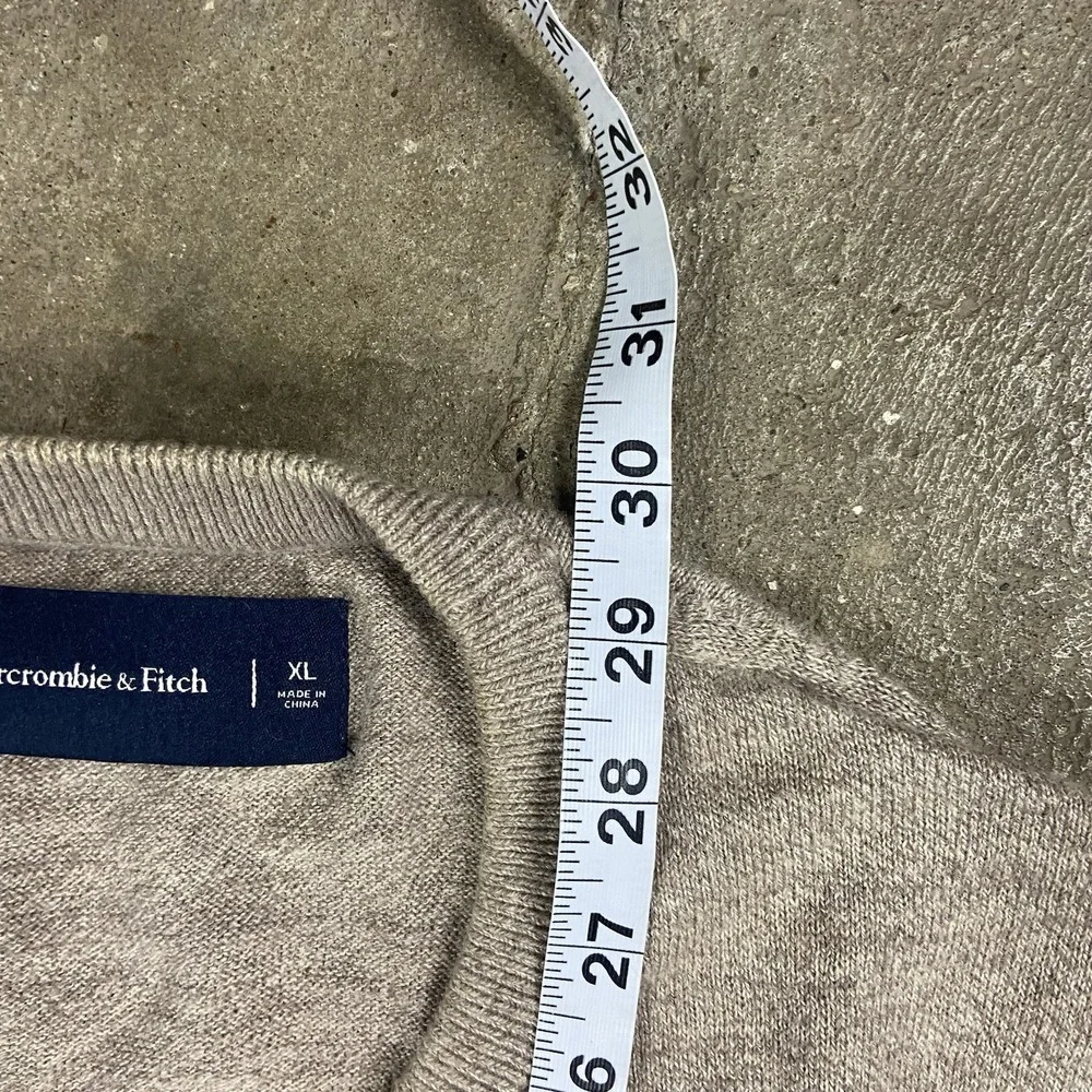 Abercrombie And Fitch Sweater Size XL Beige Crewneck Pullover Moose Logo